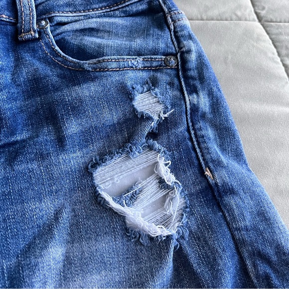 american eagle • ripped shorts - Picture 6 of 13